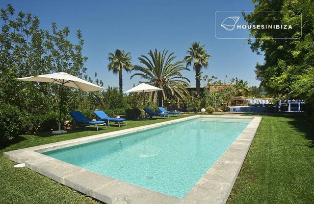 Very charming well decorated renovated 200 m2 finca with 5 bdms pool lush garden