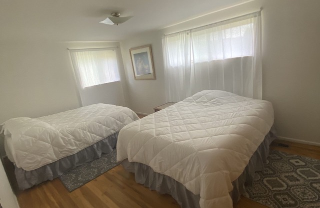 Very clean and quiet place. Close to golf course and hot springs