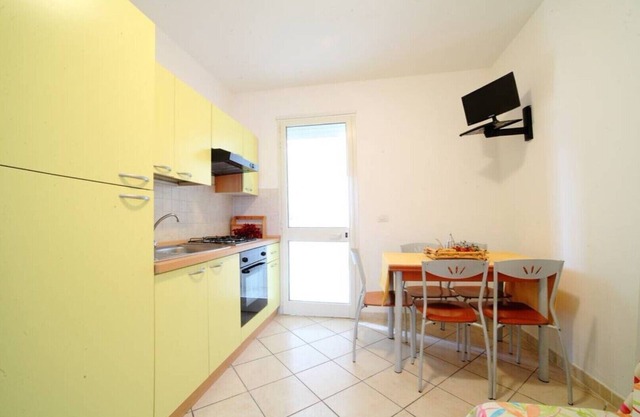 Very comfortable apartment on the mezzanine floor with a small balcony and a small garden