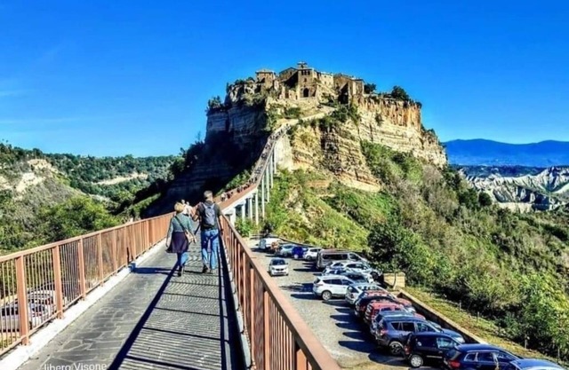 Very comfortable apartment with a beautiful garden in the center of Bagnoregio.