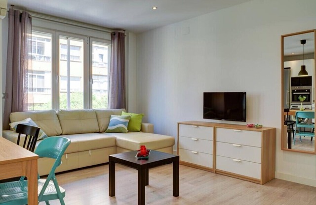 Very cute apartment at only 5 Min Prince Felipe Pavilion