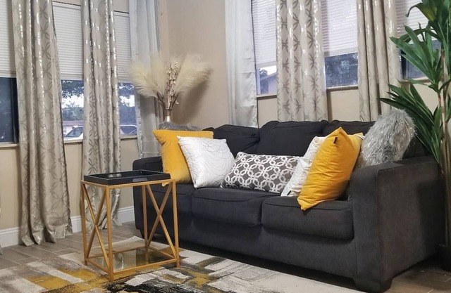 Very Glam Apartment 5 Miles From Hard Rock