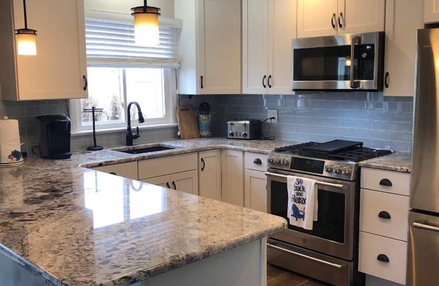 VERY LARGE 5 BR 3 FULL BATH NEWLY RENOVATED