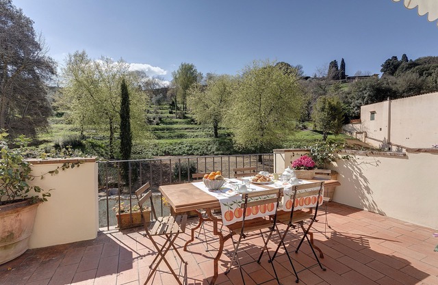 VERY LARGE APARTMENT WITH 3 ROOMS (6 PEOPLE) WITH ELEVATOR AND TERRACE