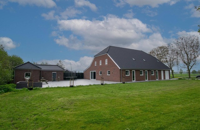 very luxurious group accommodation with en-suite rooms