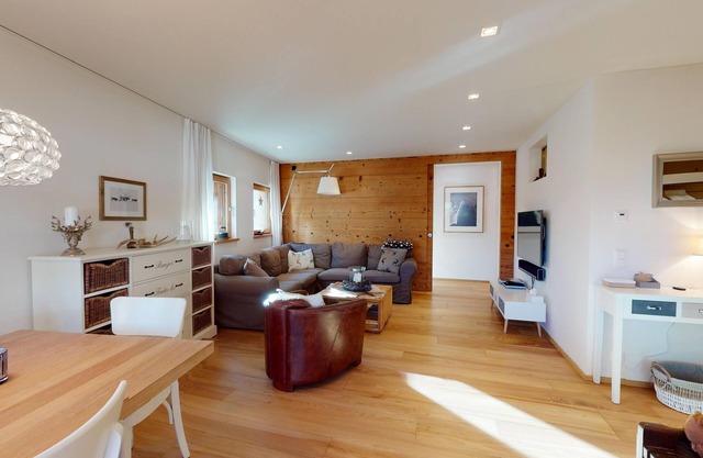 Very modern 4-room flat, furnished in the Engadin Alpen chic.