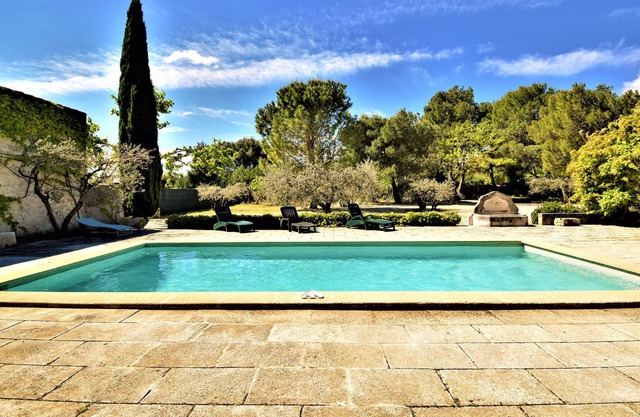 Very nice air-conditioned farmhouse with private pool.