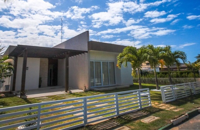 Very nice and cozy one-story house with swimming pool and pleasant gourmet space