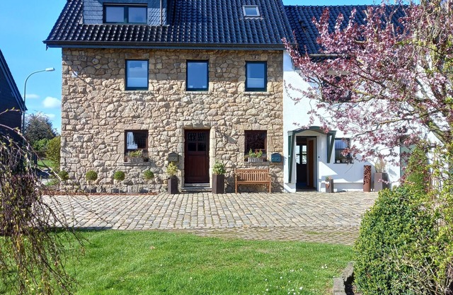 Very nice apartment with garden, perfect starting point for hikes, bike tours etc.