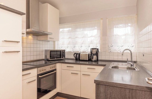 Very nice, bright, large apartment
