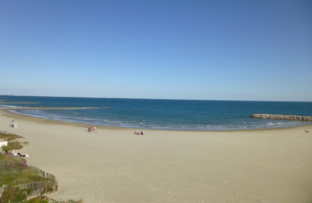 Very nice family apartment in 1st line facing the sea with large terrace