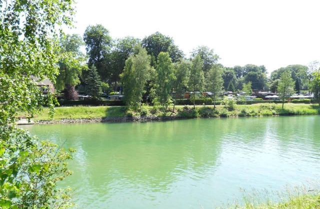Very nice holiday home with a view of the water.