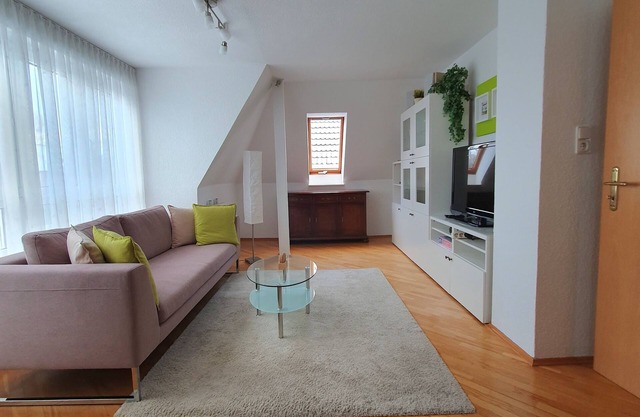 Very nice top floor apartment, quiet yet central.