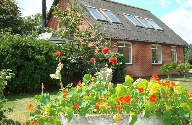 Very popular house with a wonderful location on a child-friendly beach.