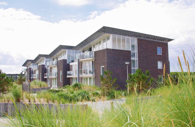 Very spacious apartment with enclosed garden Strandleven Groote Keeten