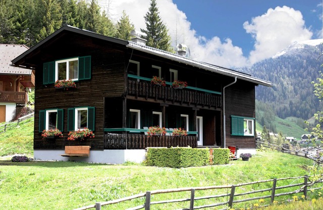 Very spacious Chalet with sauna and garden