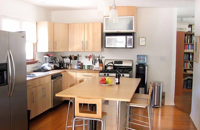 Very Spacious, Sunny, Modern Apartment Silver Lake/Echo Park