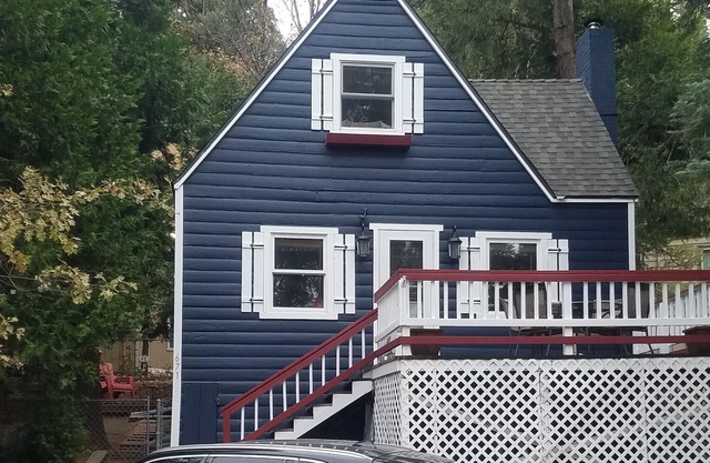 Very Special for the Holidays Restored/Updated Vintage Lake Arrowhead 1938 Cabin