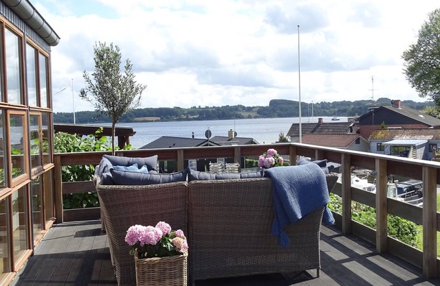 "Veselin" - 100m from the sea by Interhome