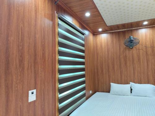 Vi Homestay Lake View