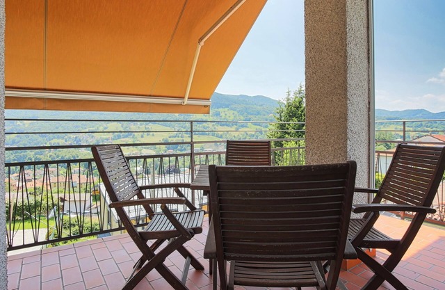 Via Pighini 75 - Two Bedroom Apartment, Sleeps 4