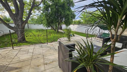 Vibe House