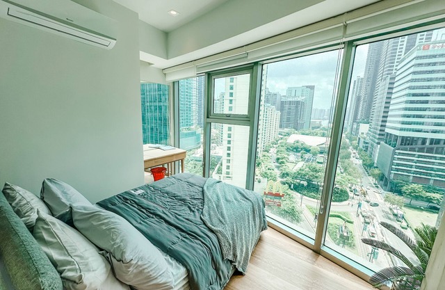 Vibrant Oasis with the best view + Fast WiFi