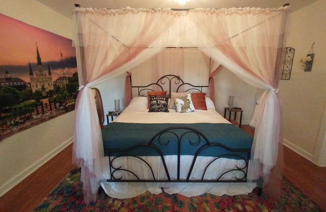 Vibrant St. Claude Oasis near the French Quarter