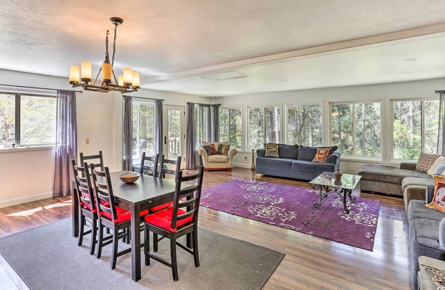 Vibrant Weaverville Escape w/Deck & Creek!