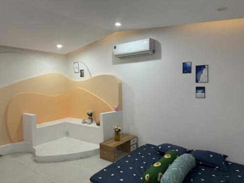 Vicnie House