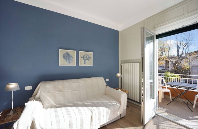'Victoria Apartments Lucus Bormani' with Balcony, A/C & Wi-Fi