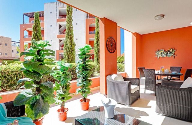 VICTORIA GARDEN APARTMENT
