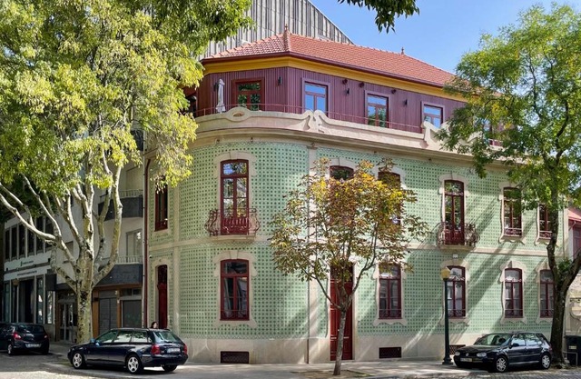 Victoria House