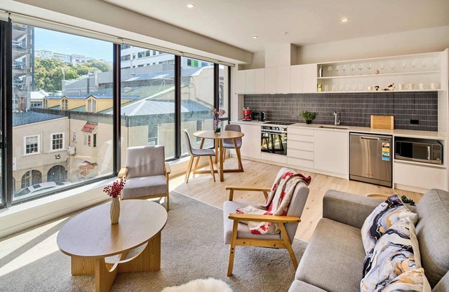 Victoria Luxurious Central Urban Living
