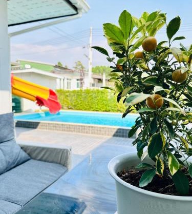 Victoria Poolvilla Pattaya by Chon