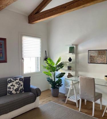 Victoria Studio