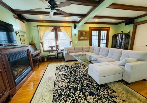 Victorian Condo
