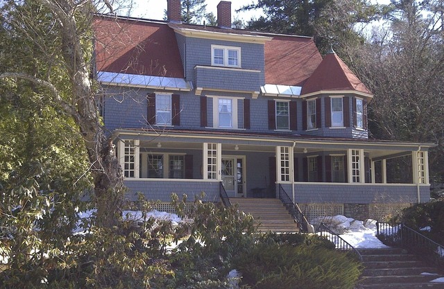 Victorian Splendor Amidst the Mountains