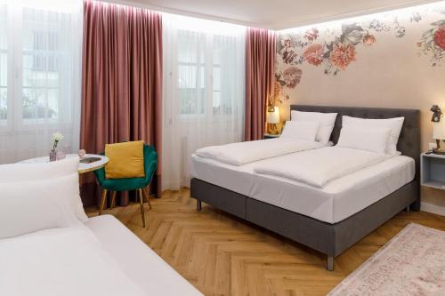 Vienna Hideaways - Boutique Stay with Secret Courtyard Access