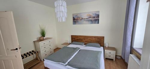 Vier Zimmer Appartment mit Küche & Bad