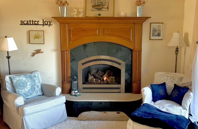 View Beach Family Cottage for 5 Sunlight SeaScape, 3+beds 2.5 bath