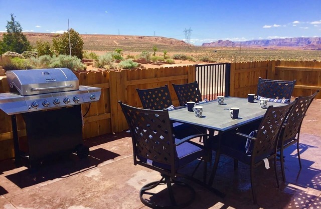 🌵~VIEW~🌵Last Minute Deals for two couples~🐶pets, too!🚤