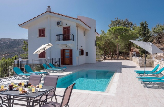 View, Privacy & Comfort - Cretan Villa