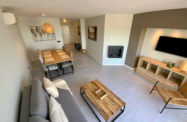 Views, Comfort and Location - Exclusive apartment in Marbella