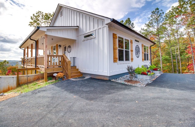 Views, Hot Tub & Trails: Modern Ellijay Cottage