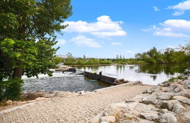Views of the River w/2 Bikes to Cruise the Boise Greenbelt! Steps to Whitewater Park & Quinn's Pond