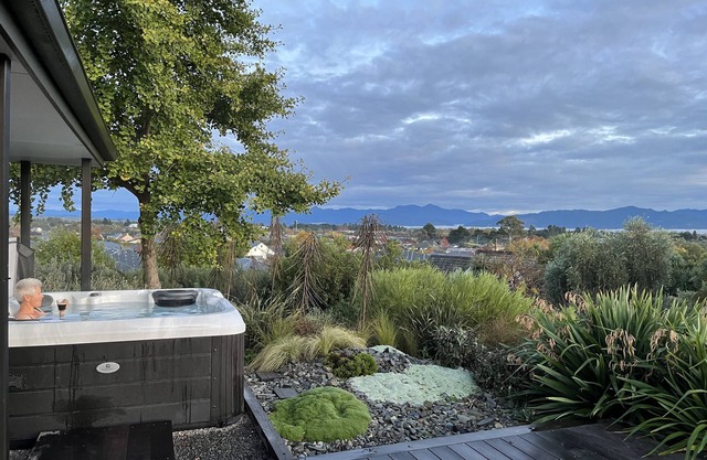 Views over Blenheim - Blenheim Holiday Home