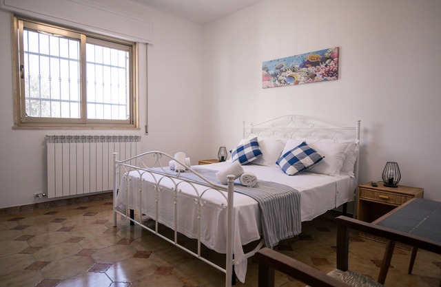 Villa 300 meters from the sea, private parking, pets allowed