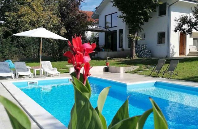 Vila blizu Beograda - My Family Cottage