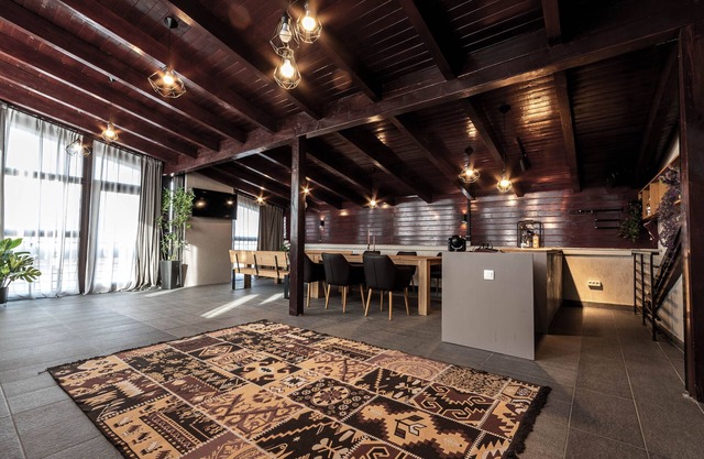 Vila Deluxe Zinnober 5 camere cu 5 bai,living 120 mp